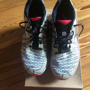 Mizuno Wave Paradox Running Shoes, Men’s Size 10-1/2.